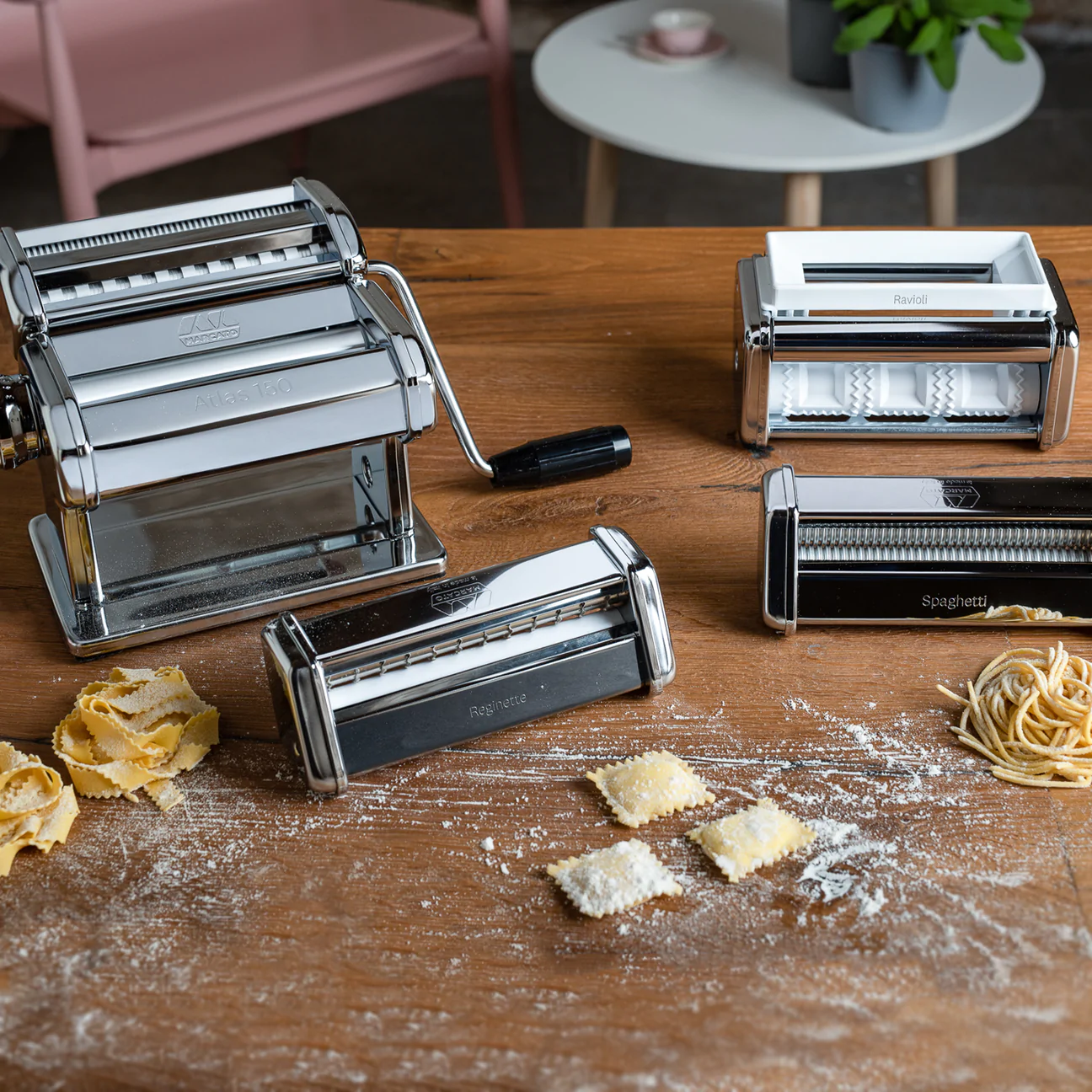 เซต Multipast ประกอบด้วย Atas 150, หัวตัดเส้น Reginette และหัว Ravioli รับประกัน 2 ปี หากใช้ในครัวเรือน และ 1 ปี หากใช้ในเชิงพาณิชย์