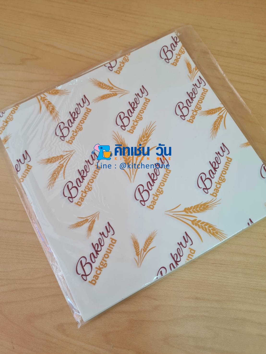 กระดาษรองขนม ห่อขนม กระดาษไขลายน่ารัก (แพ็คละ 100 แผ่น) ขนาด 18x18 ซม ใช้รองอาหาร,ขนม รองอบ ห่อขนม,แซนวิช foodgrade