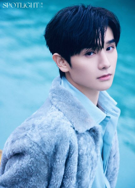 Pre - นิตยสาร SPOTLiGHT นายท่านกรชิต INTO1 2022+การ์ด