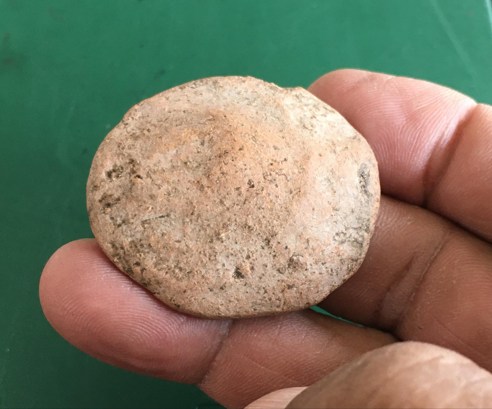 พระขุนแผนใบพุทรา เนื้อดิน กรุวัดใหญ่ชัยมงคล อยุธยา