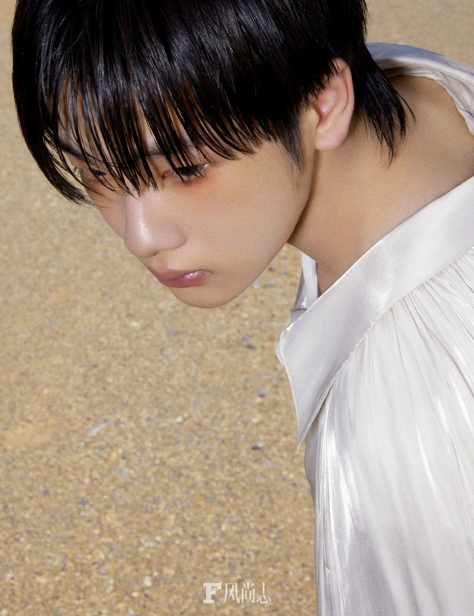 Pre - นิตยสาร F 风尚志 โจวเจิ้นหนาน ZhouZhennan 2024+ โพลารอยด์