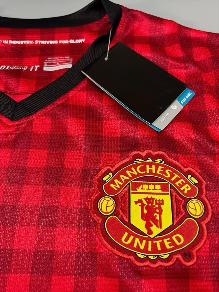 Retro เสื้อฟุตบอลย้อนยุค แมนยู Home เหย้า 2012/2013