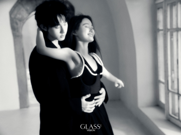 Pre - นิตยสาร Glass Vision #GuoJunchen & #XiaMeng เดือนมิถุนายน 2025 (สุ่มปก)+การ์ด