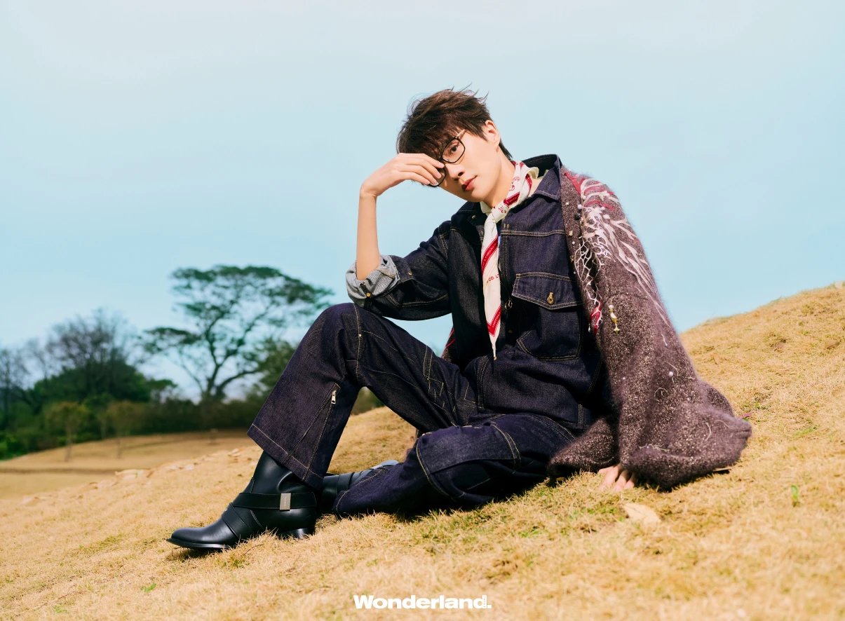 Pre - นิตยสาร Wonderland. สวี่ซง XuSong 许嵩 2025+ โปสการ์ด