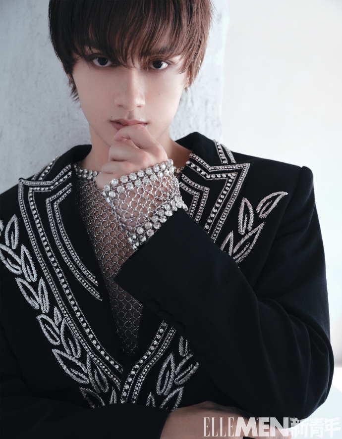 Pre - นิตยสาร ELLEMEN JUNHUI WENJUNHUI เหวินจวิ้นฮุย 2025