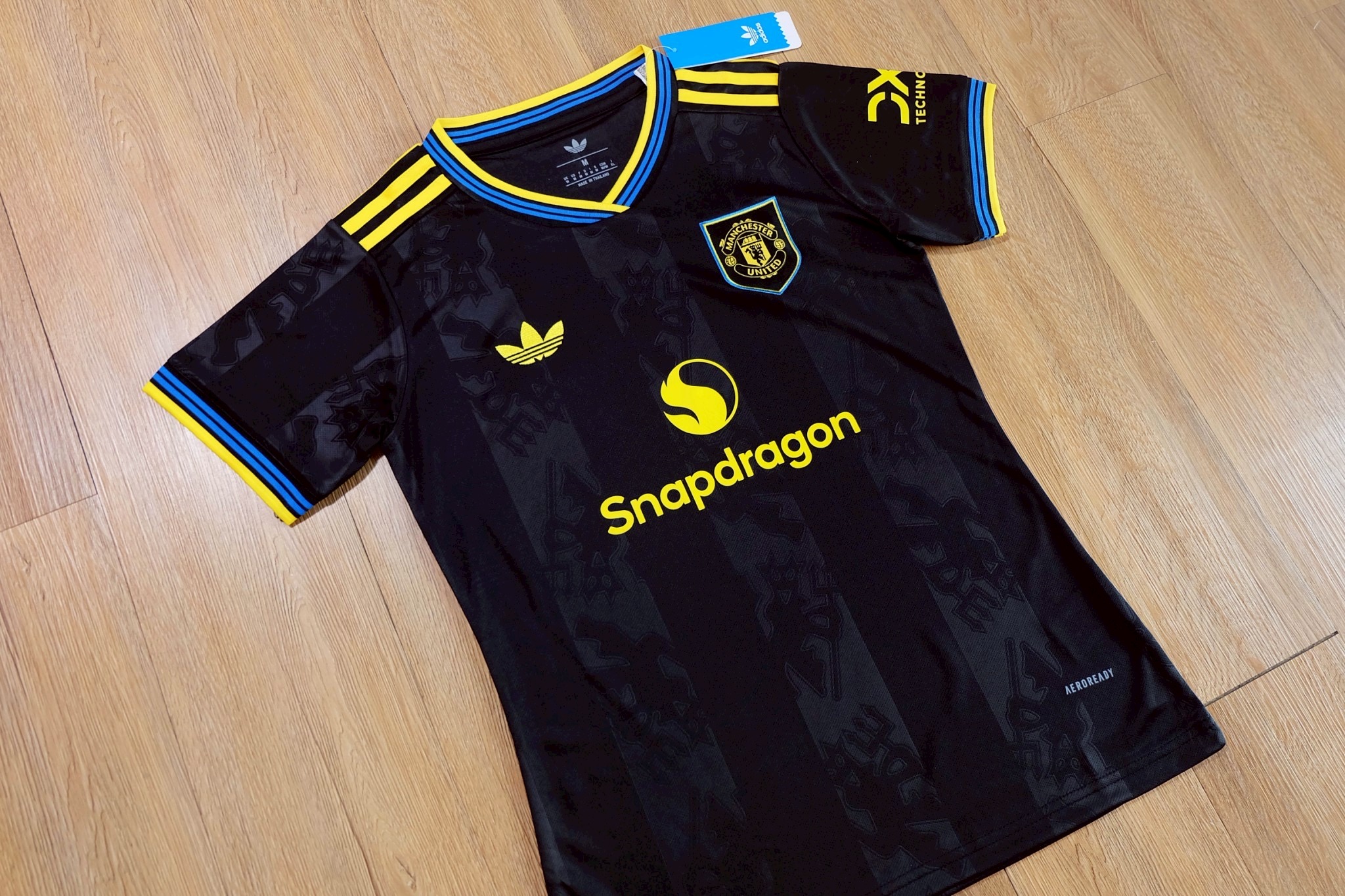 เสื้อฟุตบอลผู้หญิง Man U สีดำ Fans Edition เกรดฟุตบอล 2025