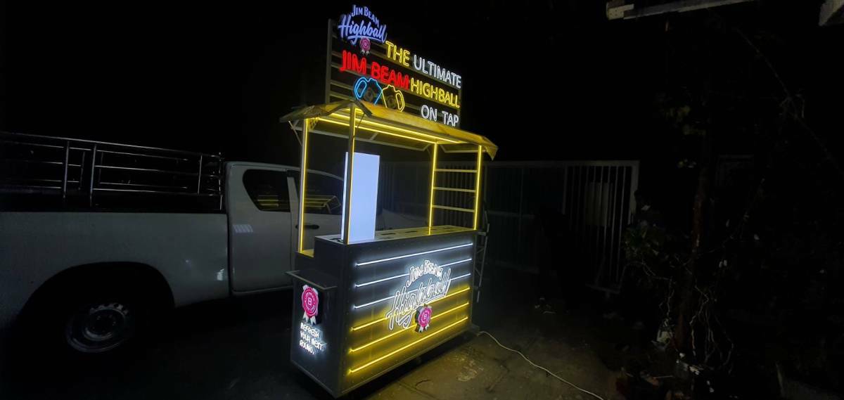 ป้ายไฟ neon led ติดซุ้มเหมาะสำหรับเป็นป้ายงานevent ป้ายตกแต่งร้าน ป้ายไฟมีความสว่างเห็นชัดเจน ช่วยให้ลูกค้าสนใจได้มากยิ่งขึ้น