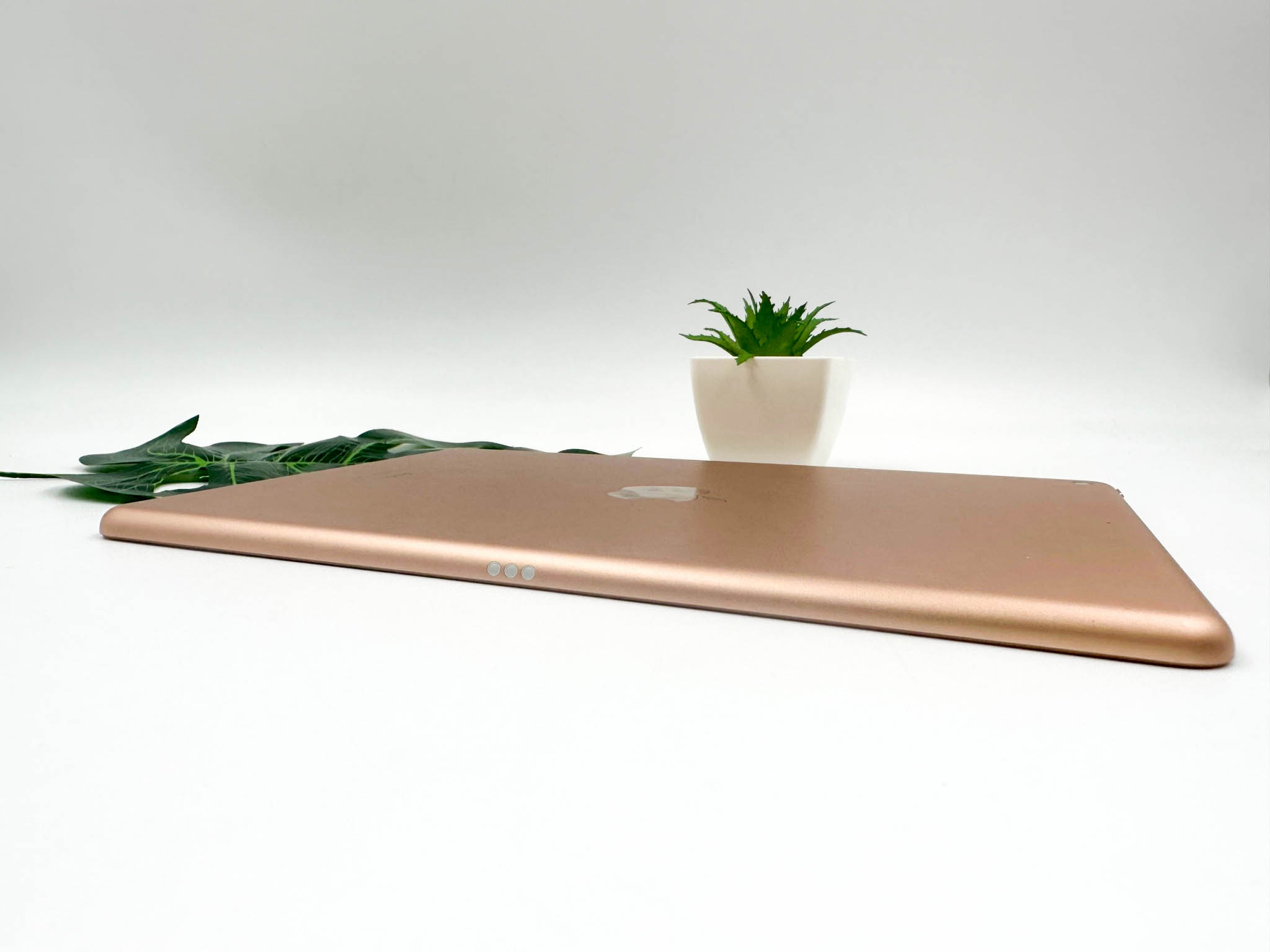 iPad Gen 8 128GB Gold