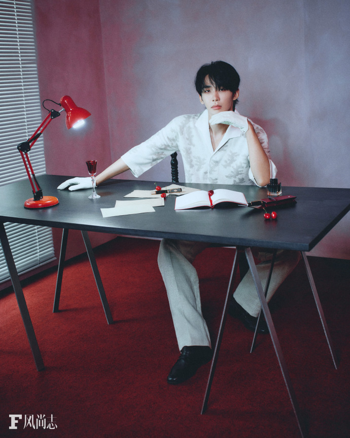 Pre - นิตยสาร F风尚志 หวังเฮ่อเหย่ 王赫野 WangHeye 2025 A/B/C+การ์ด+การ์ดโพลารอยด์