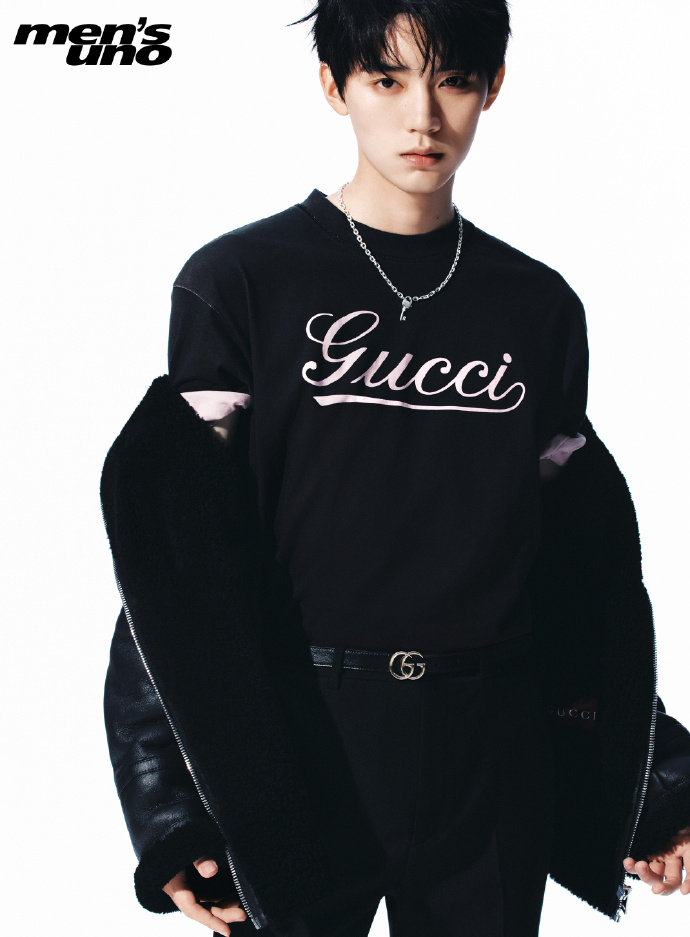 Pre - นิตยสาร men's uno โจวอี้หราน ZhouYiran 2024+โปสพับ อฟช.