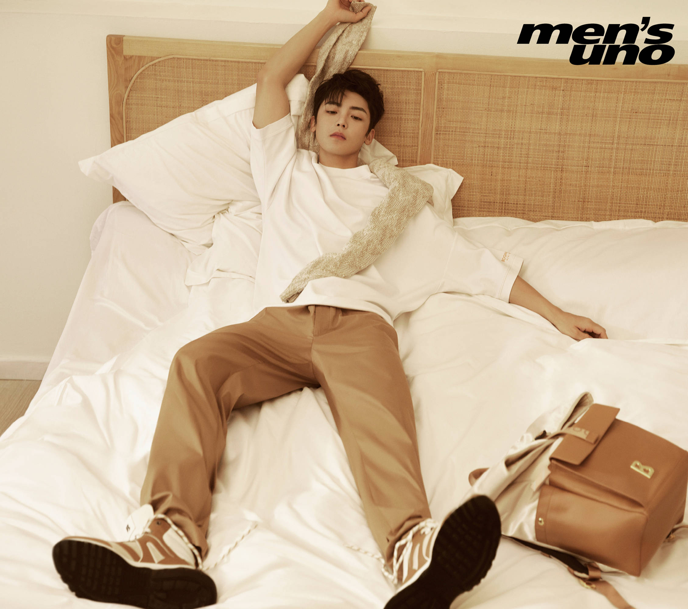 Pre - นิตยสาร Men's Uno โหวหมิงฮ่าว HouMinghao 2023+โปสเตอร์ อฟช.