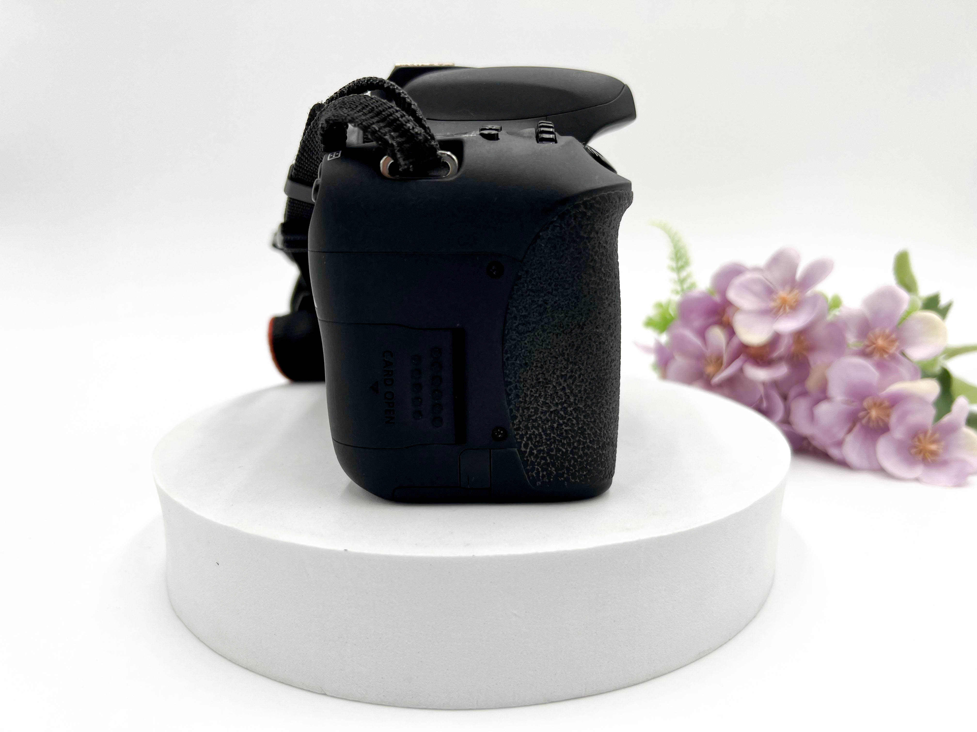 CANON EOS 760D