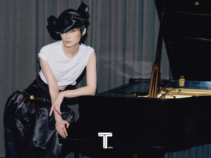 Pre - นิตยสาร T Magazine China หลีอวี่ชุน LIYUCHUN 李宇春 2025+การ์ด 5