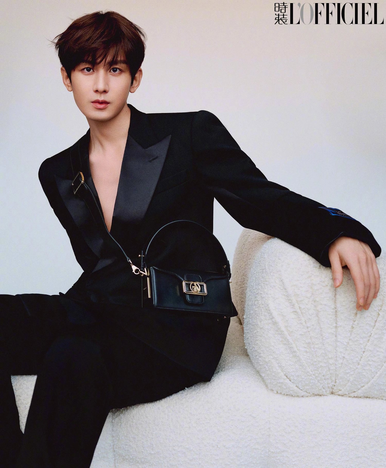 Pre - นิตยสาร L'OFFICIEL เฉิงอี้ ChengYi 2023+โปสเตอร์+การ์ดอฟช