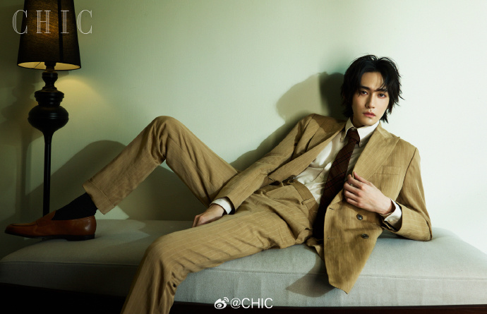 Pre - นิตยสาร CHIC วังตั๋ว wangduo 2025+การ์ด