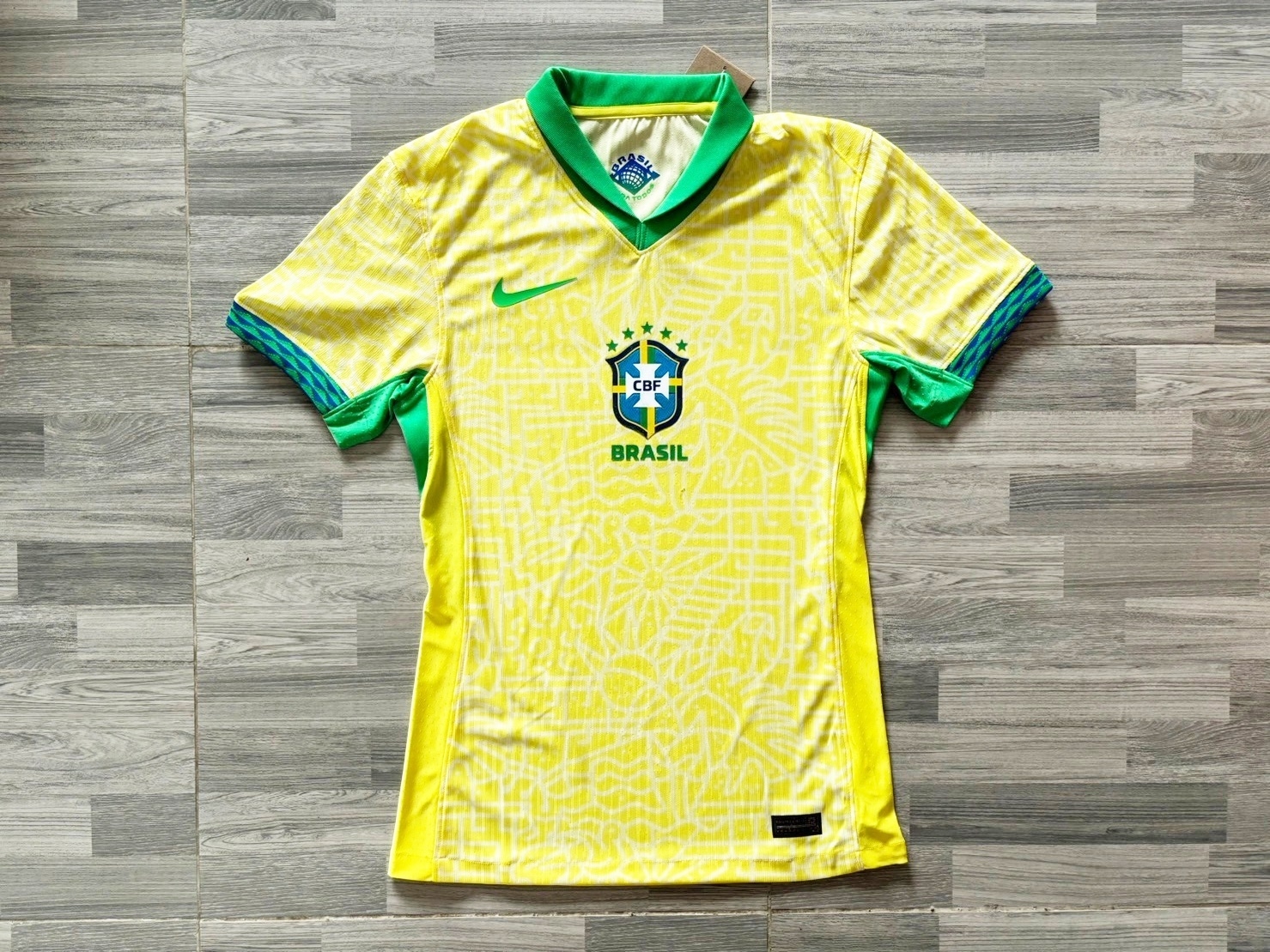 เสื้อทีมชาติบราซิล สีเหลือง เกรดนักเตะ 2024