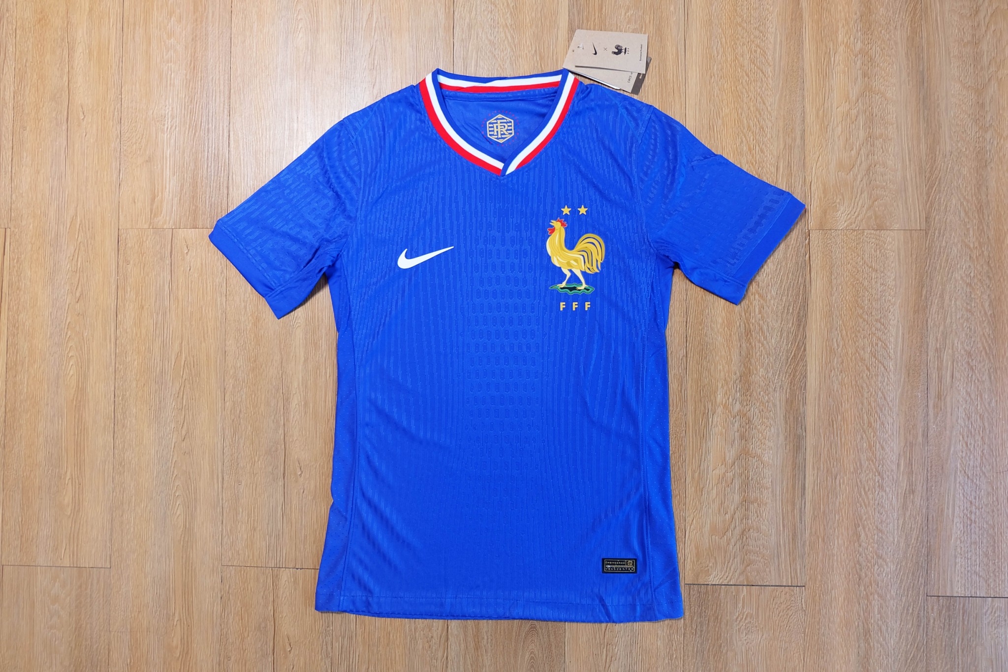 เสื้อฟุตบอลทีมชาติ ฝรั่งเศส สีน้ำเงิน เกรดนักเตะ ยูโร 2024
