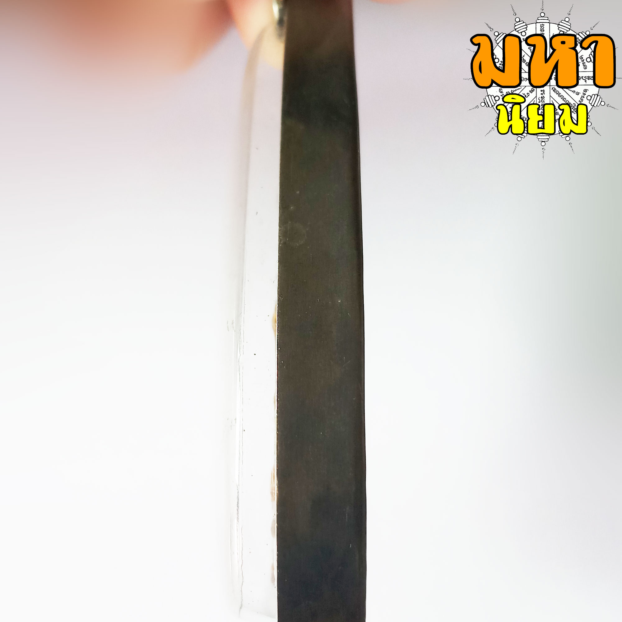 พระชินราชใบเสมา กรุจังหวัดพิษณุโลก เลี่ยมกรอบโลหะ ไม่ทราบที่มาแน่ชัด