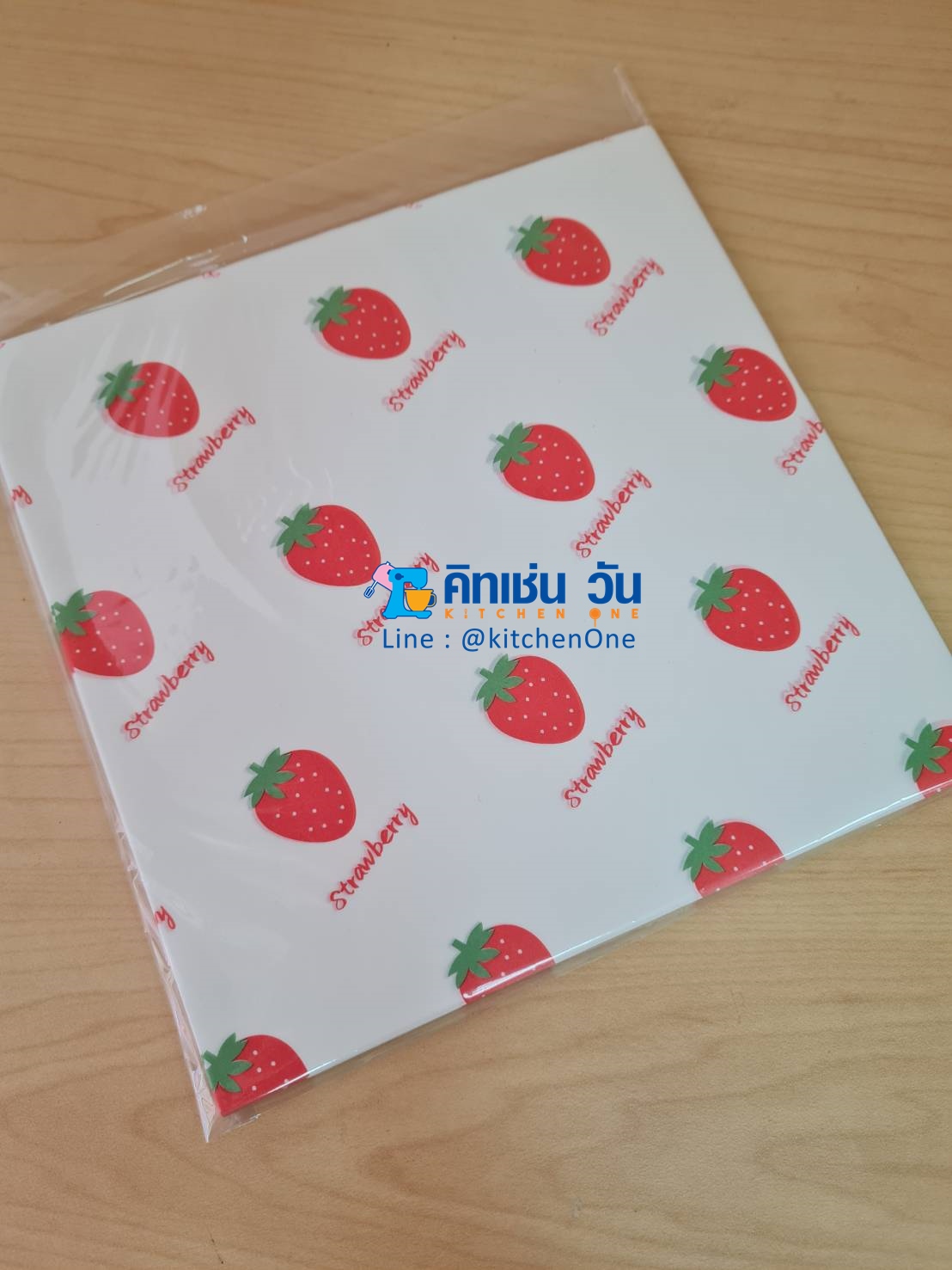 กระดาษรองขนม ห่อขนม กระดาษไขลายน่ารัก (แพ็คละ 100 แผ่น) ขนาด 18x18 ซม ใช้รองอาหาร,ขนม รองอบ ห่อขนม,แซนวิช foodgrade