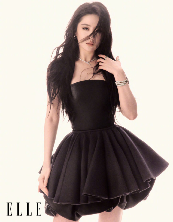 Pre - นิตยสาร ELLE หลิวอี้เฟย LiuYifei 2025+การ์ด