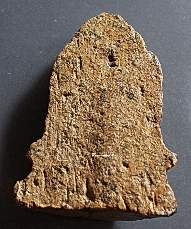 พระกรุวัดประยูรฯ พิมพ์โคนสมอเล็ก รักทองเดิม