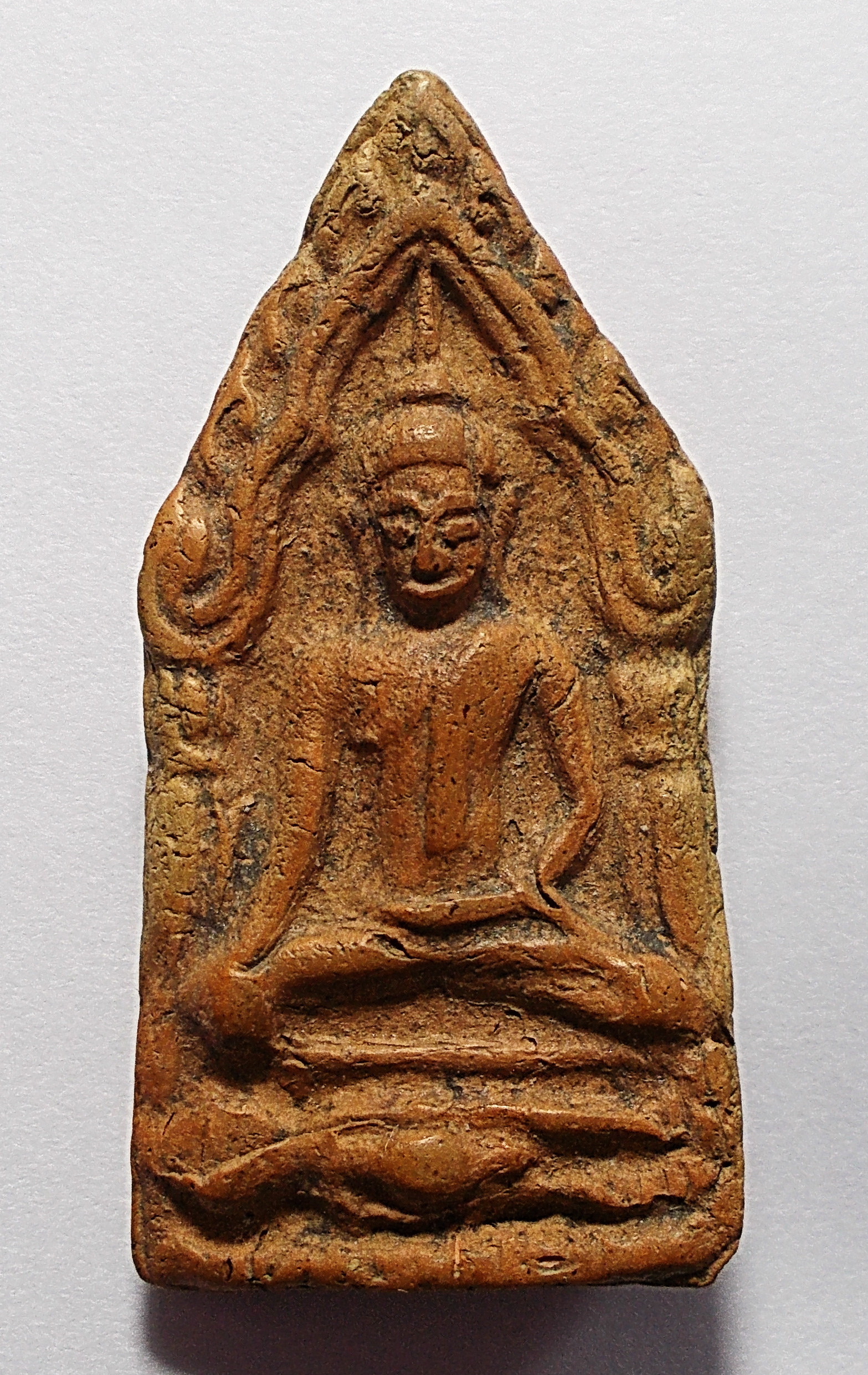 ขุนแผนนั่งกุมาร เนื้อดินหลังจารย์ ลพ.โหน่ง วัดคลองมะดัน สุพรรณบุรี