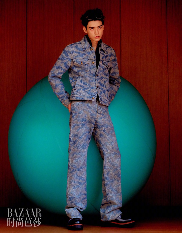 Pre - นิตยสาร BAZAAR กงจวิ้น GongJun 龚俊 2025 /ตำนานนทีมืด