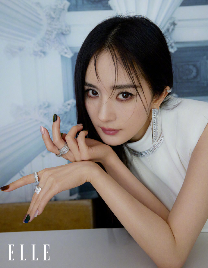 Pre - นิตยสาร ELLE หยางมี่ YangMi 2024