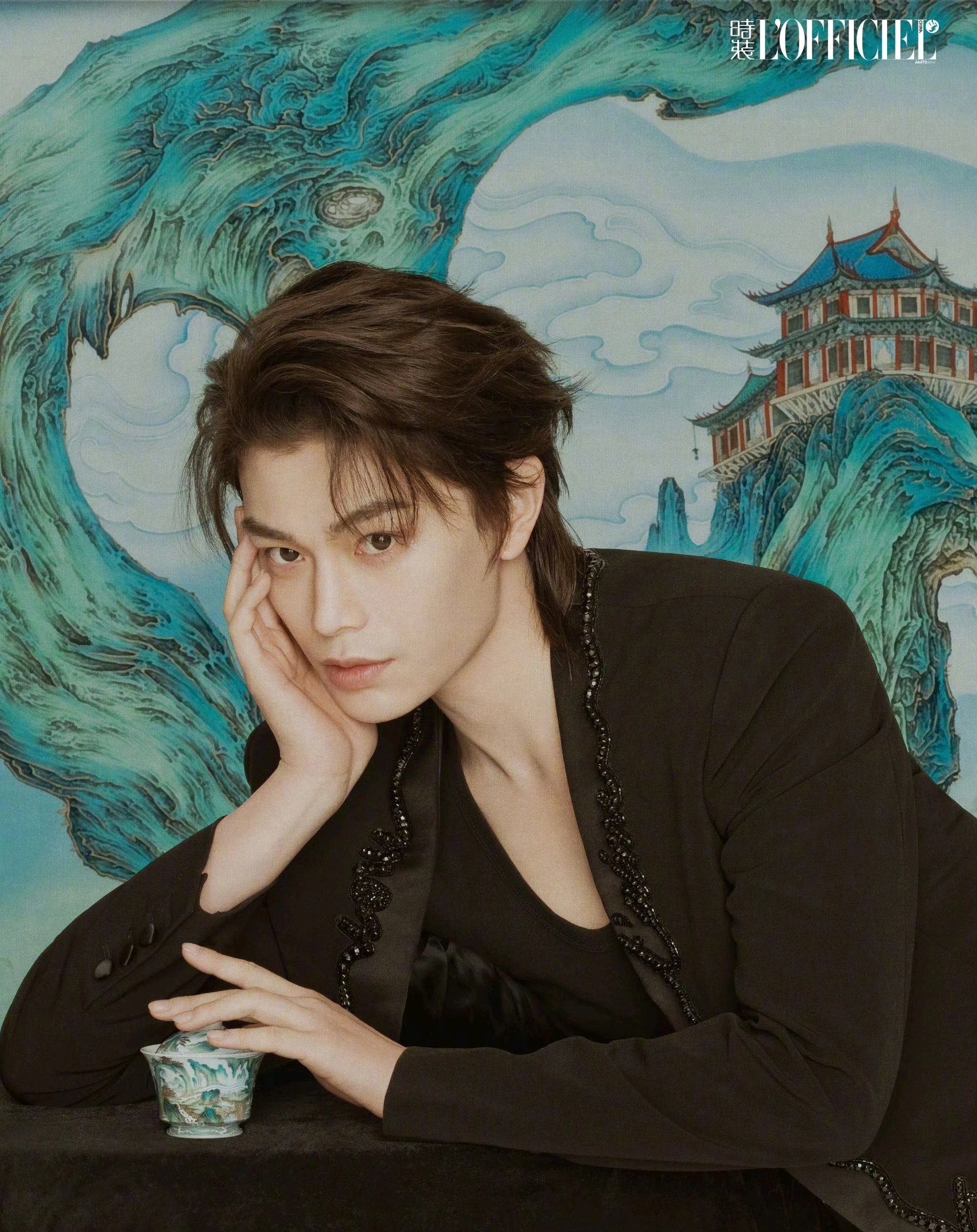 Pre - นิตยสาร L’OFFICIEL ติงอวี่ซี Dingyuxi 2025+การ์ด*3+ลับ*1