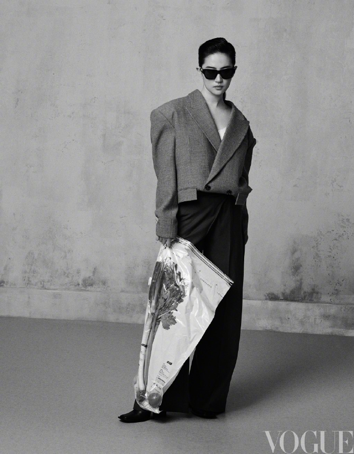Pre - นิตยสาร Vogue หลิวอี้เฟย LiuYifei 2024