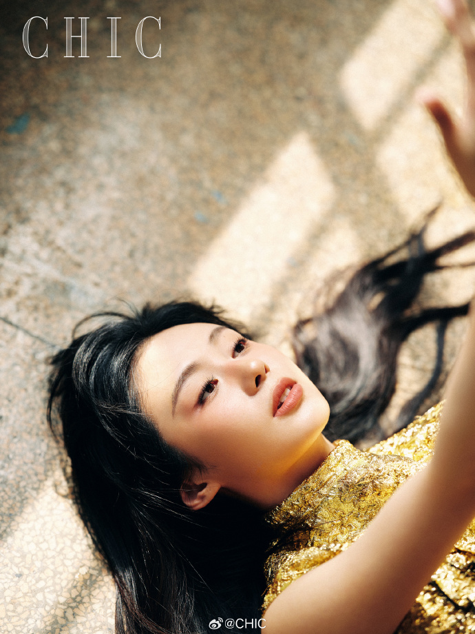 Pre - นิตยสาร CHIC เจิ้งเหอฮุ่ยจื่อ ZhengheHuizi 郑合惠子 5/2024