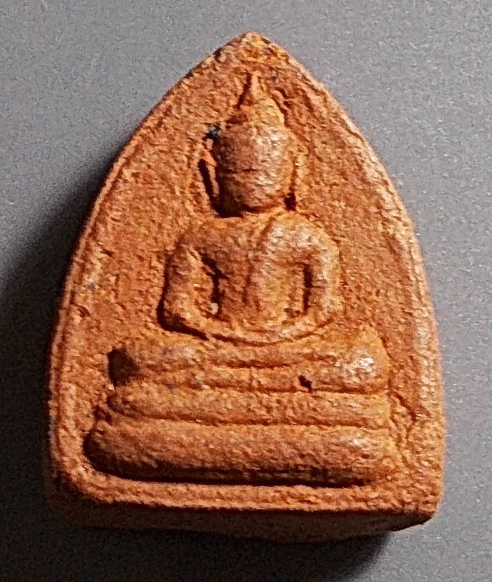 พระผงสมเด็จสารพัดดีพระอาจารย์ฝั้น อาจาโร ปี 2517