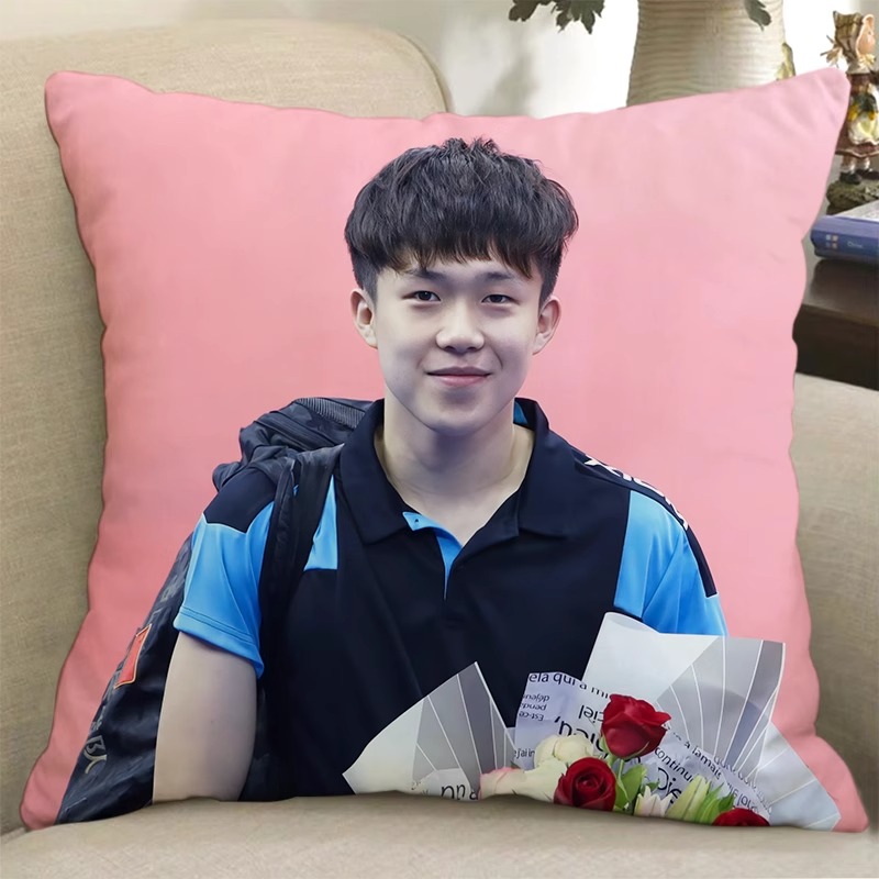 Pre - หมอนลายหวังฉู่ชิน WangChuqin 王楚钦 (ไม่ใช่สินค้าอฟช.) 40 cm