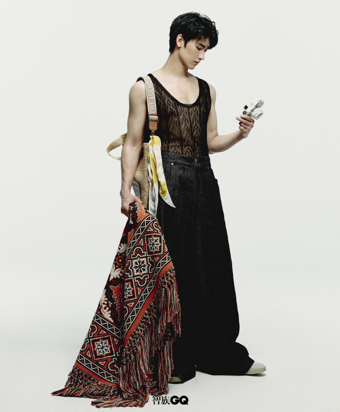 Pre - นิตยสาร GQ หน้าภายใน หวงจวิ้นเจี๋ย Huangjunjie 2024