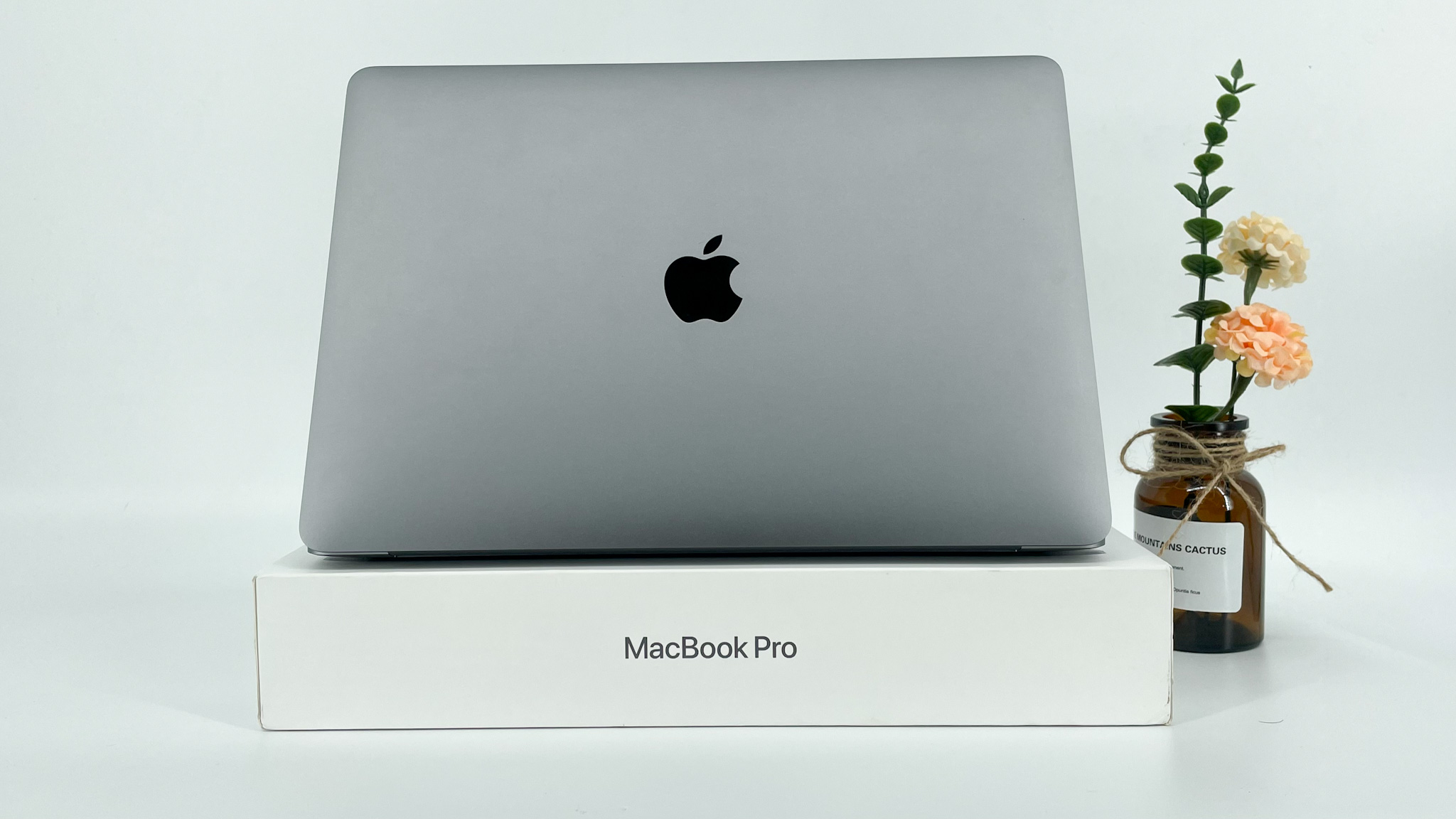 Macbook Pro (13-inch, M1, 2020) 8/256 GB