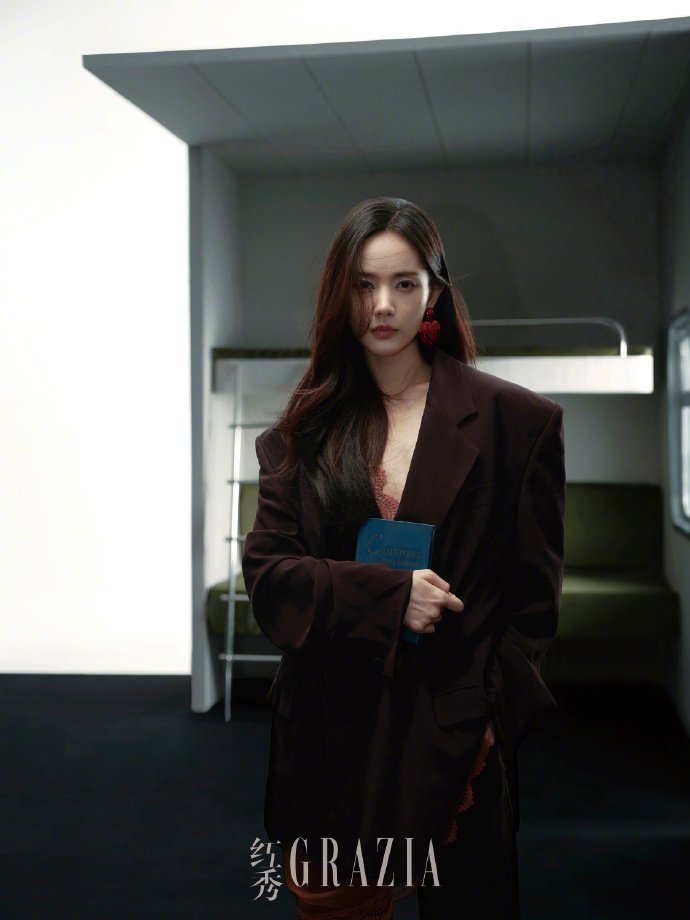 Pre - นิตยสาร GRAZIA LiYitong หลี่อี้ถง 2024