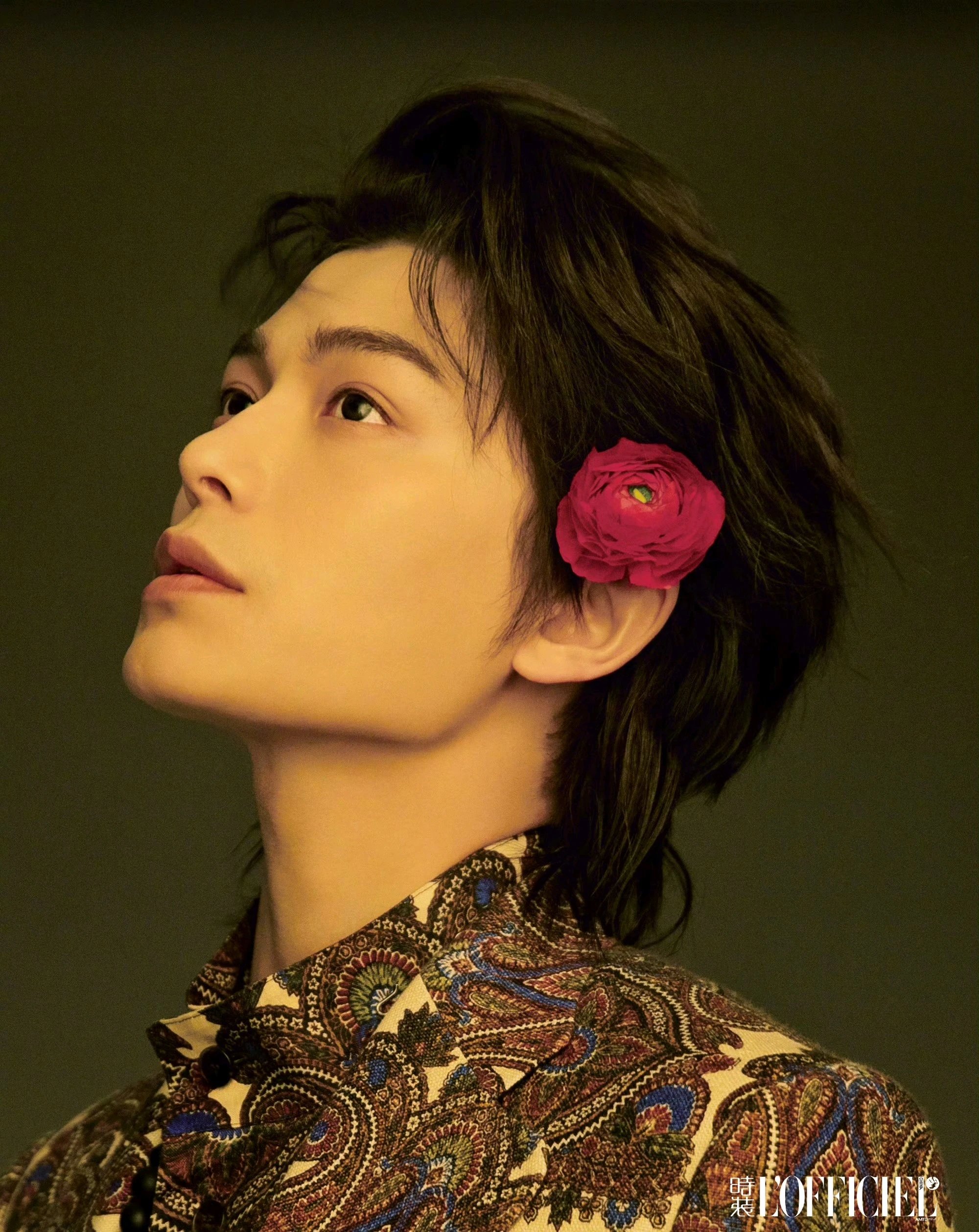 Pre - นิตยสาร L’OFFICIEL ติงอวี่ซี Dingyuxi 2025+การ์ด*3+ลับ*1