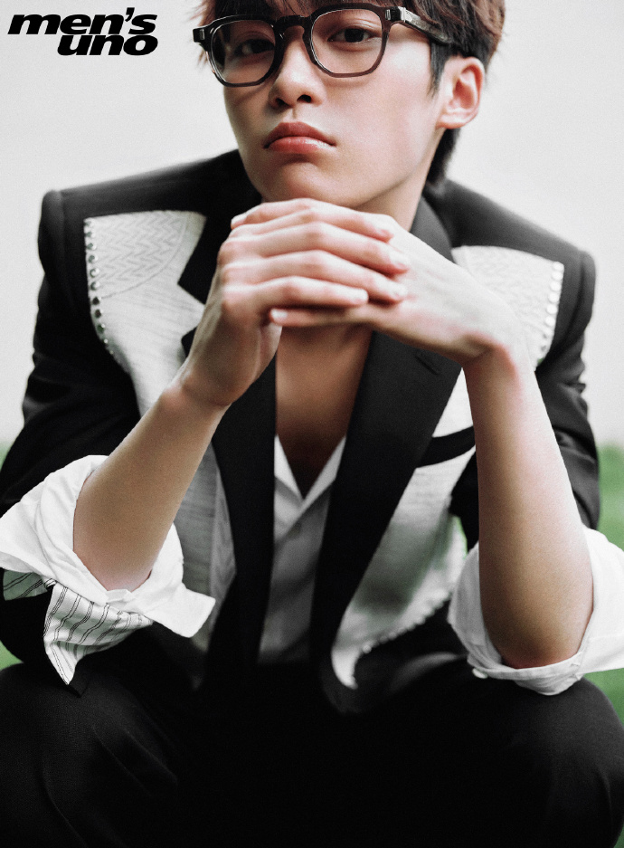 Pre - นิตยสาร men's uno จื่ออวี๋ 梓渝 ZiYu 2025 A/B/C+การ์ด+ โปสเตอร์