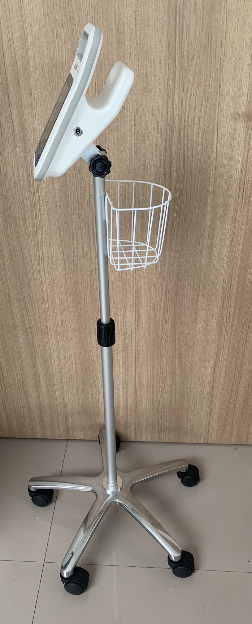 ขาตั้งเครื่องวัดความดันโลหิต YUWELL รุ่น YE680E