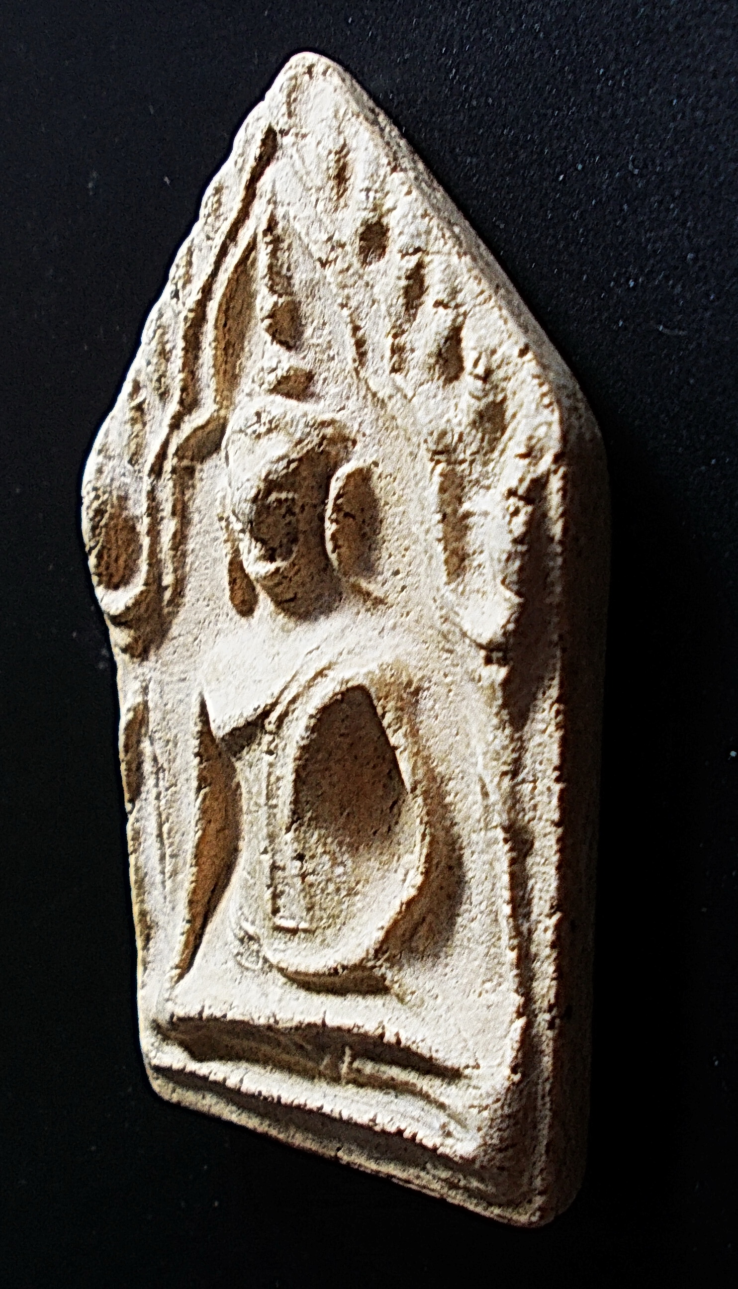 พระขุนแผนห้าเหลี่ยมอกใหญ่ เนื้อผงสมเด็จ