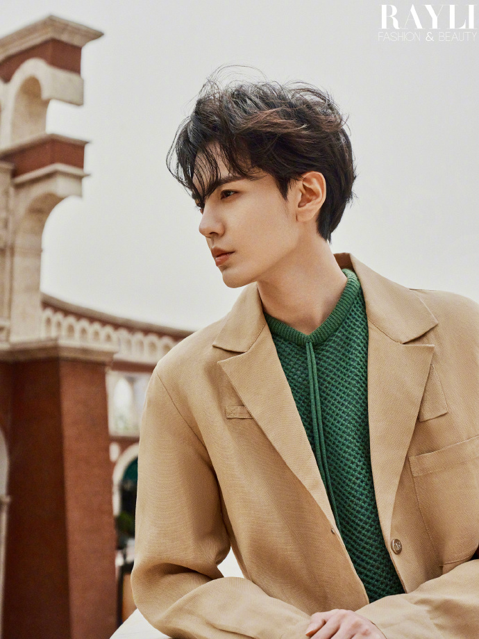 Pre - นิตยสาร 瑞丽服饰美容 Ruili/ Rayli ปี้เหวินจวิ้น BiWenJun 毕雯珺 2024