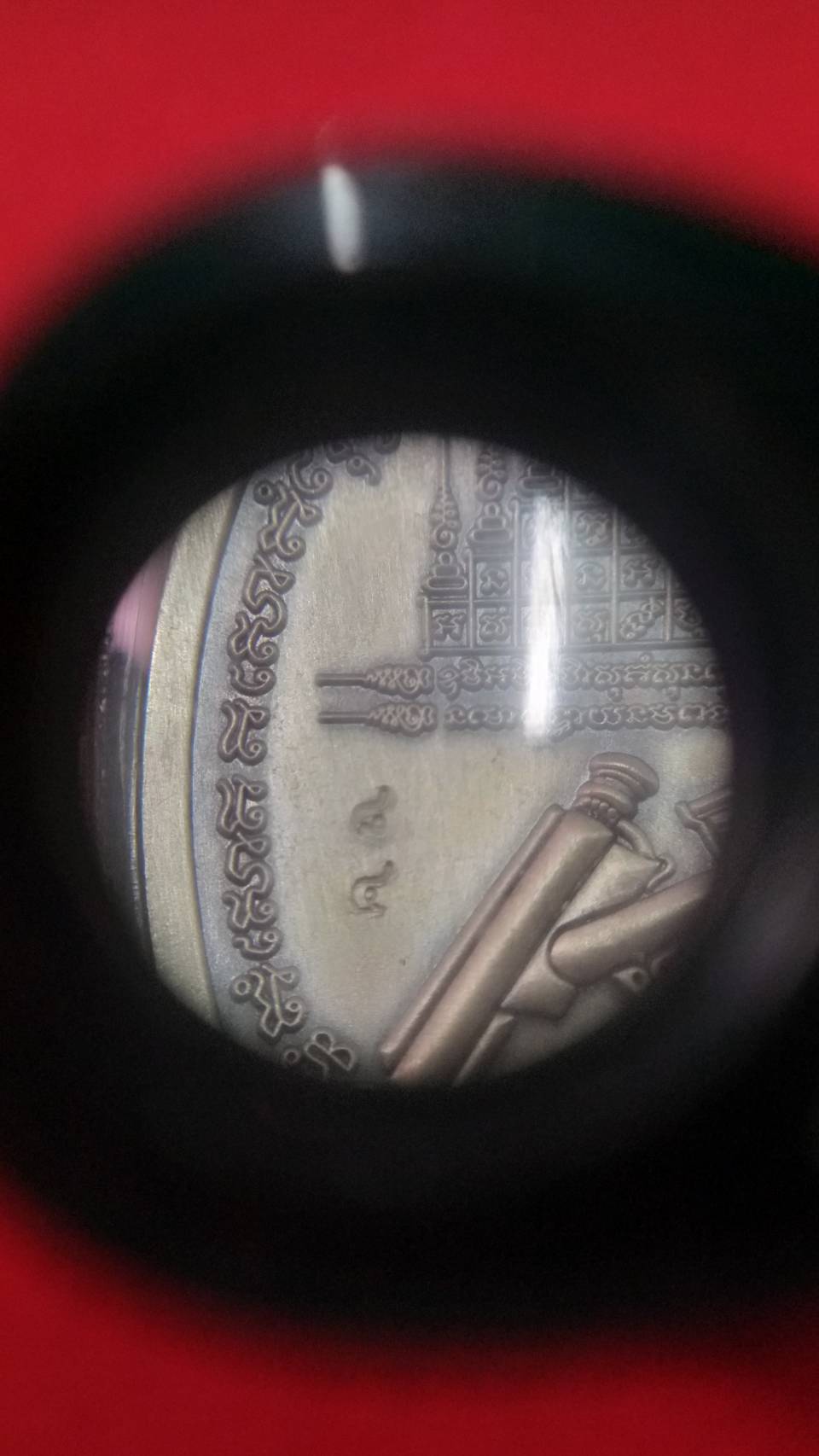 เหรียญรุ่น รวย 9 แชะ เนื้อเงินซาติน ลงยาลายธงชาติ หลวงพ่อพัฒน์ วัดห้วยด้วน เลี่ยมเลเซอร์พร้อมใช้