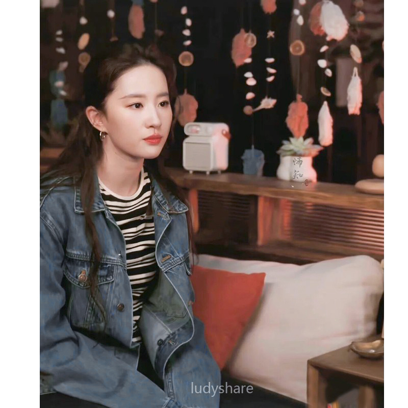 Pre - เสื้อแจ็คเก็ตยีนส์สไตล์สวี่หงโต้ว LiuYifei ณที่สายลมรักพัดผ่าน เดรสสวย น่ารัก