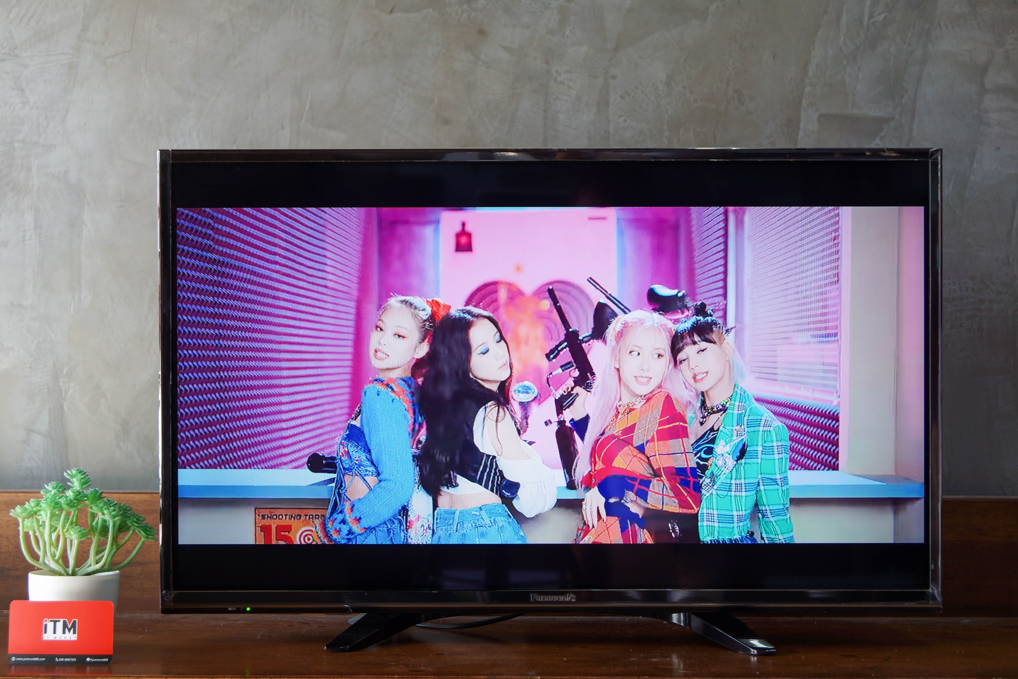 PANASONIC ทีวี FHD LED (32", Smart) รุ่น TH-32FS500T