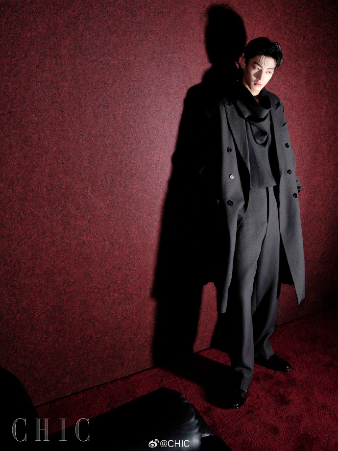 Pre - นิตยสาร CHIC หลิวจวิ้น Liujun 刘骏 2025+การ์ด