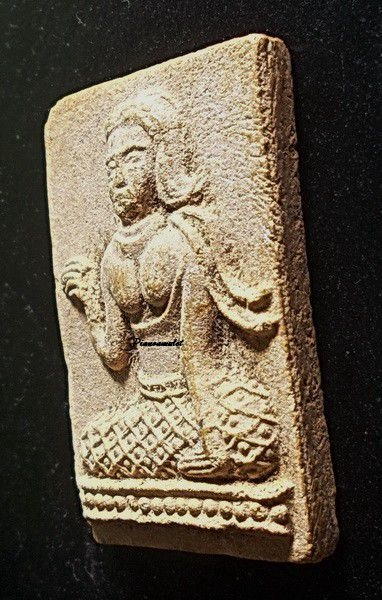 พระพิมพ์นางกวัก เนื้อผงผงโสฬสมหาพรหม ยุคต้น หลวงปู่จันทร์ วัดศรีเทพ จ.นครพนม ปี 2500