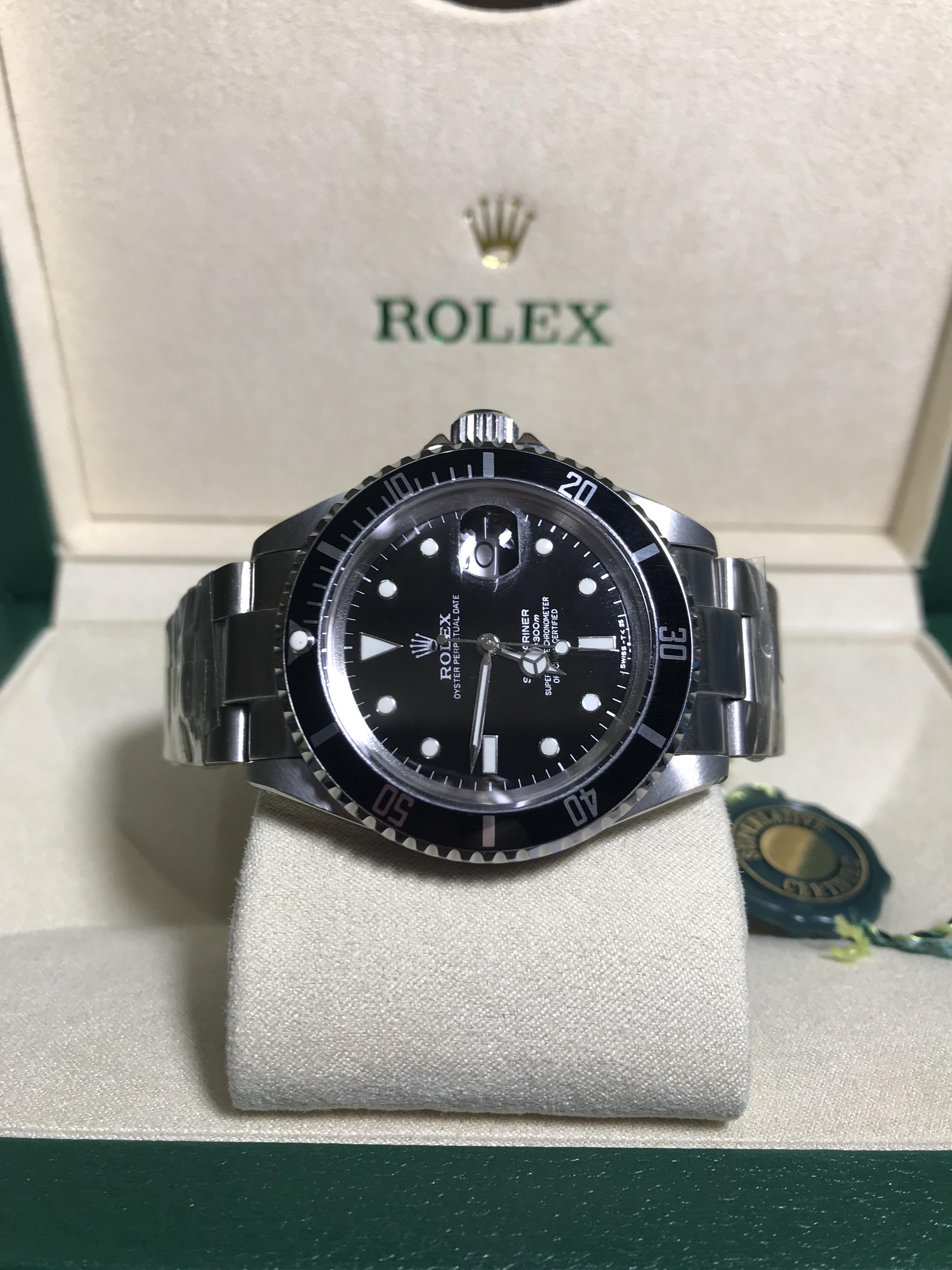Rolex Submariner Date (16610)(Swiss SW)