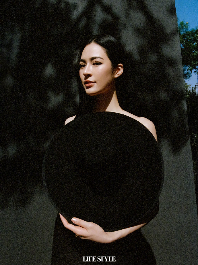 Pre - นิตยสาร 精品购物指南 LifeStyle หลิงหลิงคอง linglingkwong 2025 A/B/C