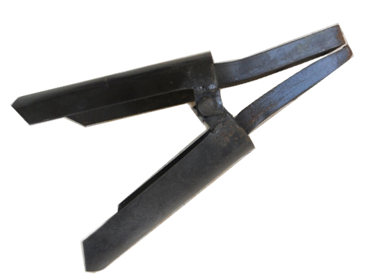 พลั่วหนีบดิน