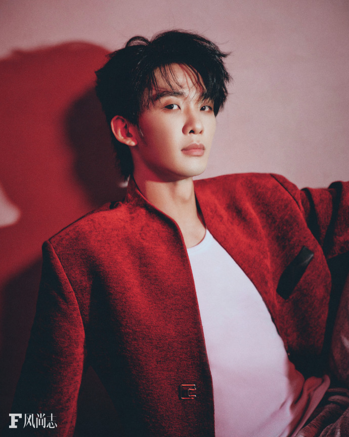 Pre - นิตยสาร F风尚志 หวังเฮ่อเหย่ 王赫野 WangHeye 2025 A/B/C+การ์ด+การ์ดโพลารอยด์